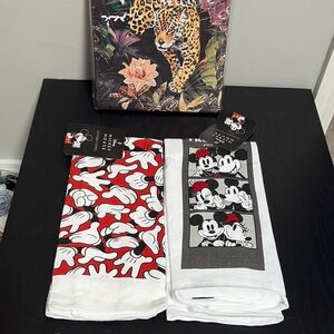 Disney Red and White Kitchen Linens Set